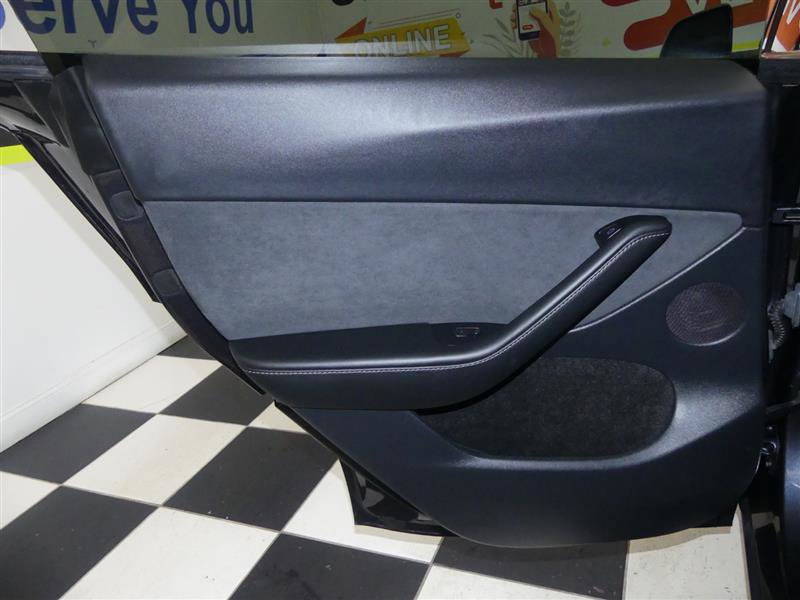 Used 2024 Tesla Model Y 2WD image 25