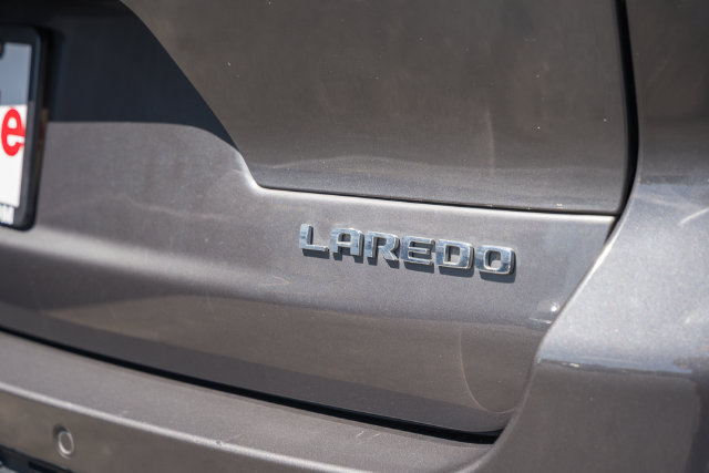 Used 2023 Jeep Grand Cherokee L Laredo AWD/4WD image 16