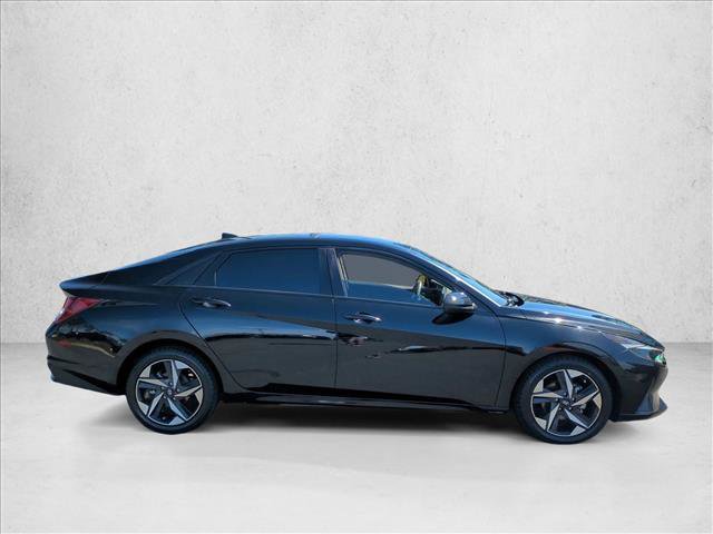 Used 2023 Hyundai Elantra SEL w/ Convenience Package image 4