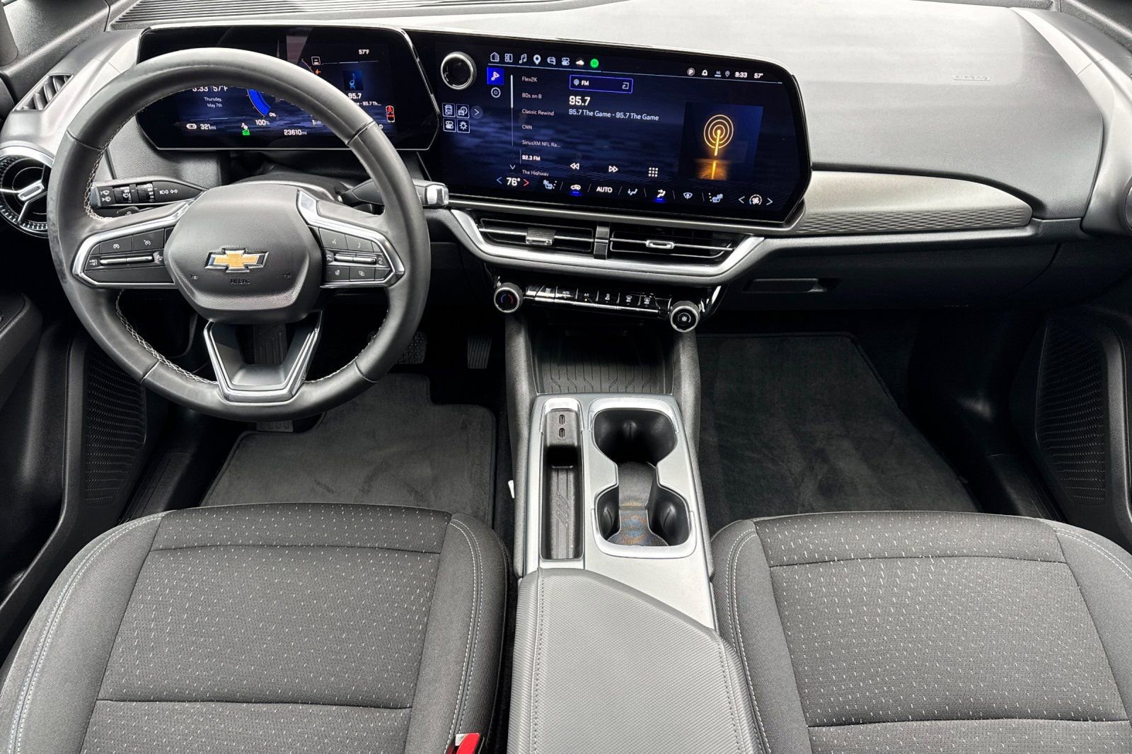 Used 2025 Chevrolet Equinox EV LT w/ Comfort Package FWD image 13