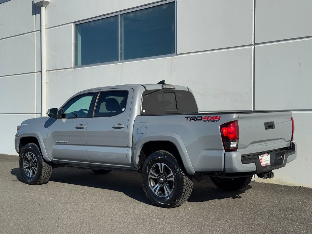 Certified 2019 Toyota Tacoma TRD Sport AWD/4WD image 5