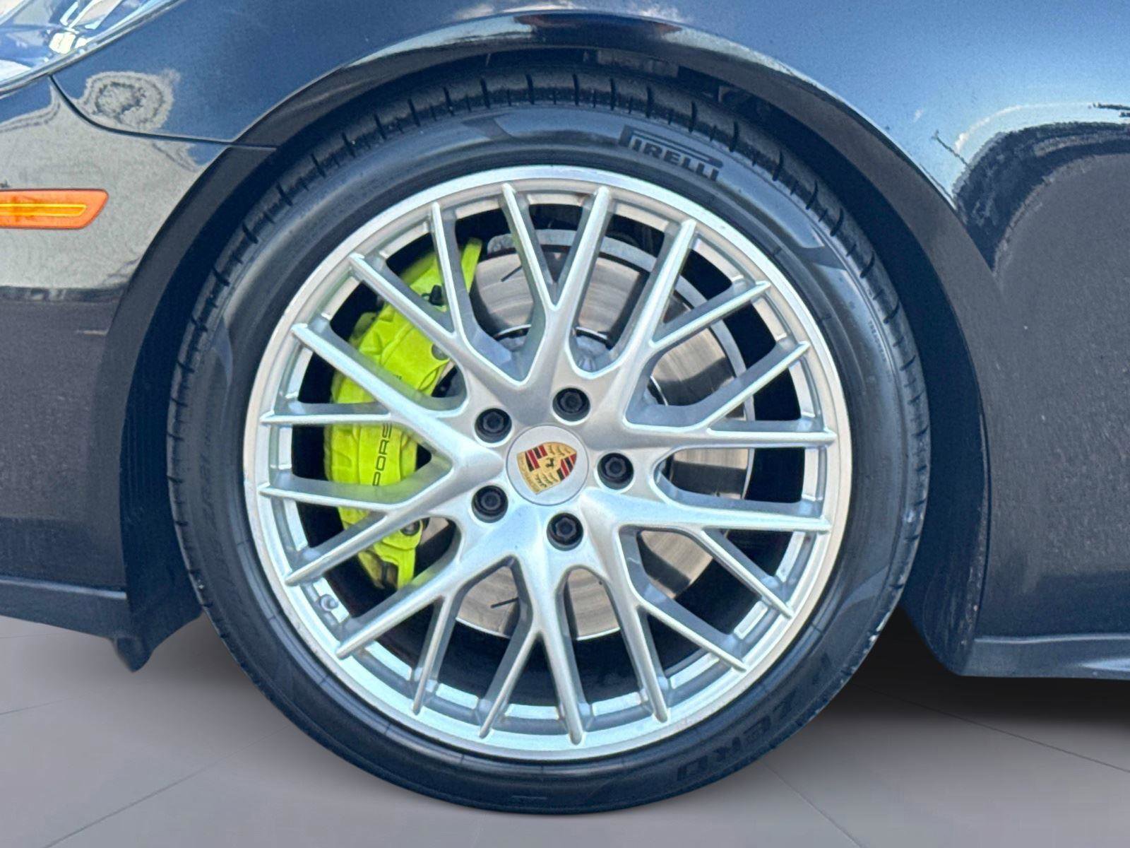 Used 2020 Porsche Panamera 4 image 10
