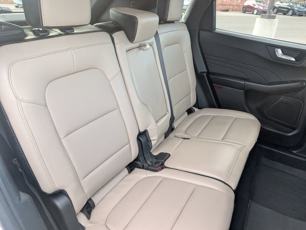 Used 2022 Ford Escape SEL image 16