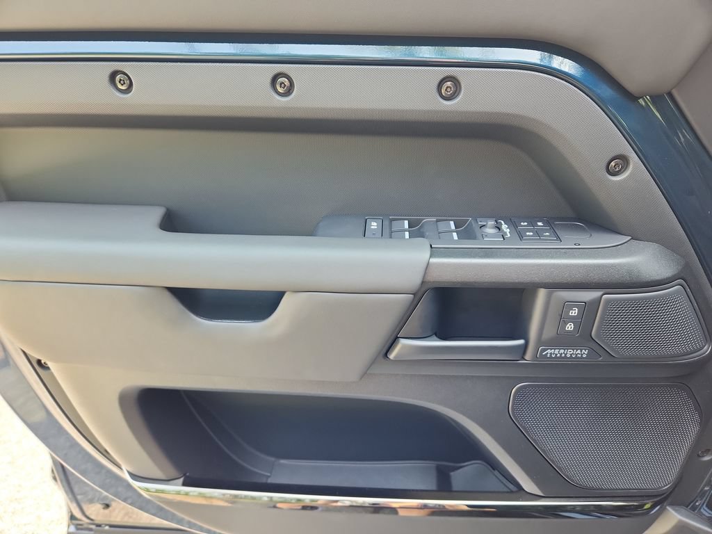 New 2026 Land Rover Defender 110 OCTA AWD/4WD image 21