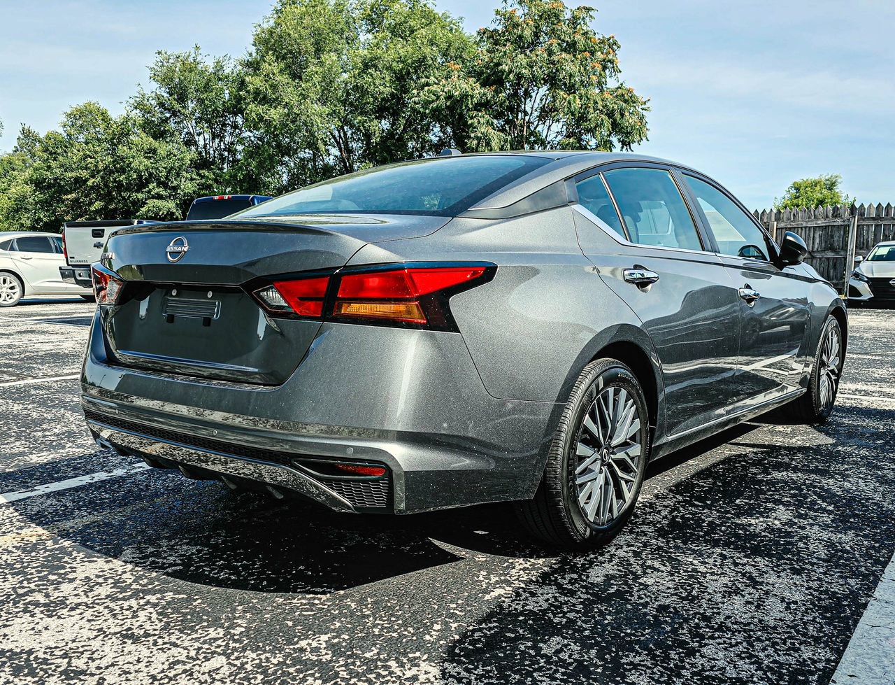 Used 2025 Nissan Altima 2.5 SV FWD image 6