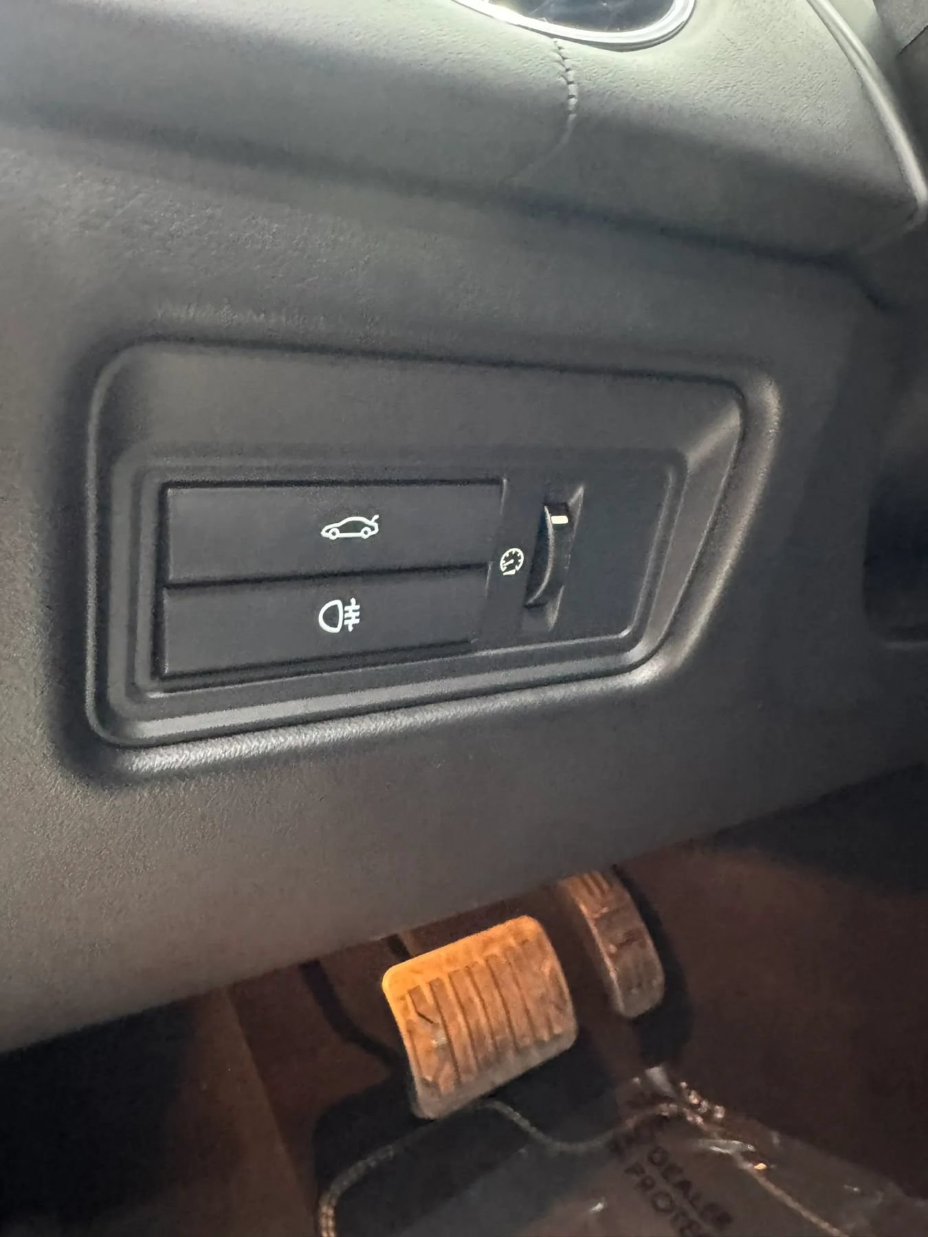 Used 2015 Jaguar XJ RWD image 16