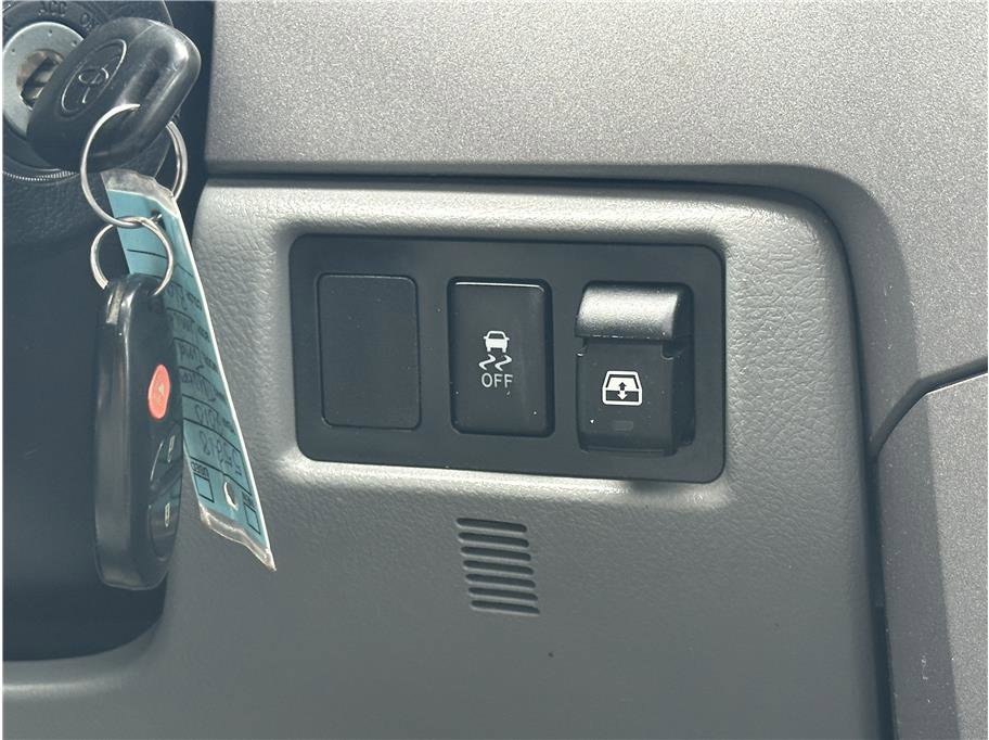 Used 2010 Toyota Tundra Limited AWD/4WD image 28