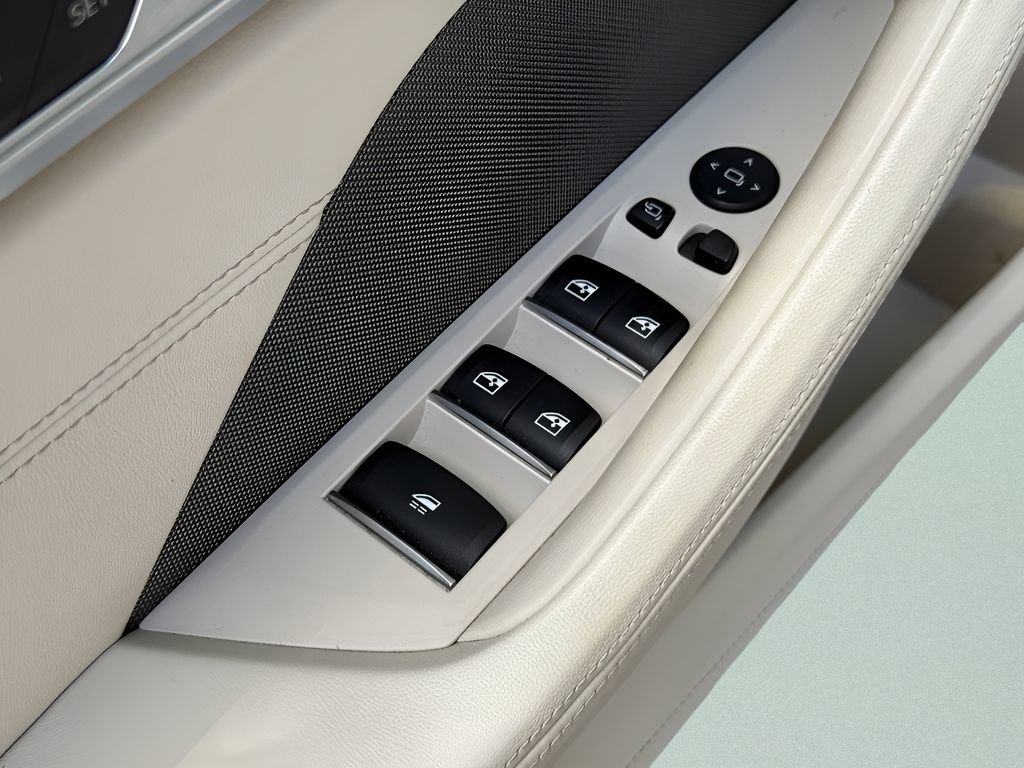 Used 2021 BMW 840i Convertible RWD image 12