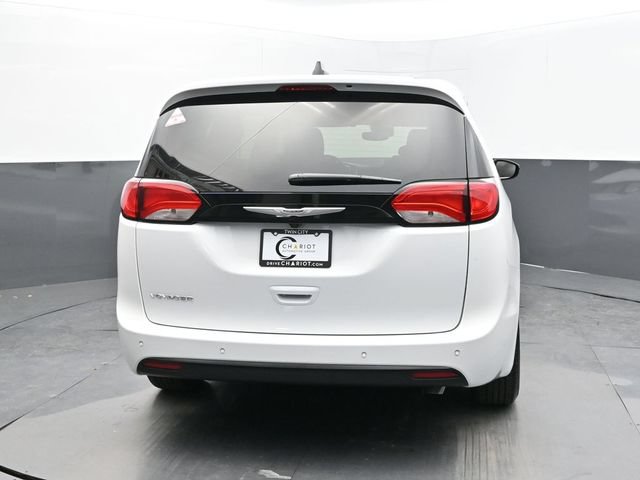 New 2025 Chrysler Voyager LX FWD image 5