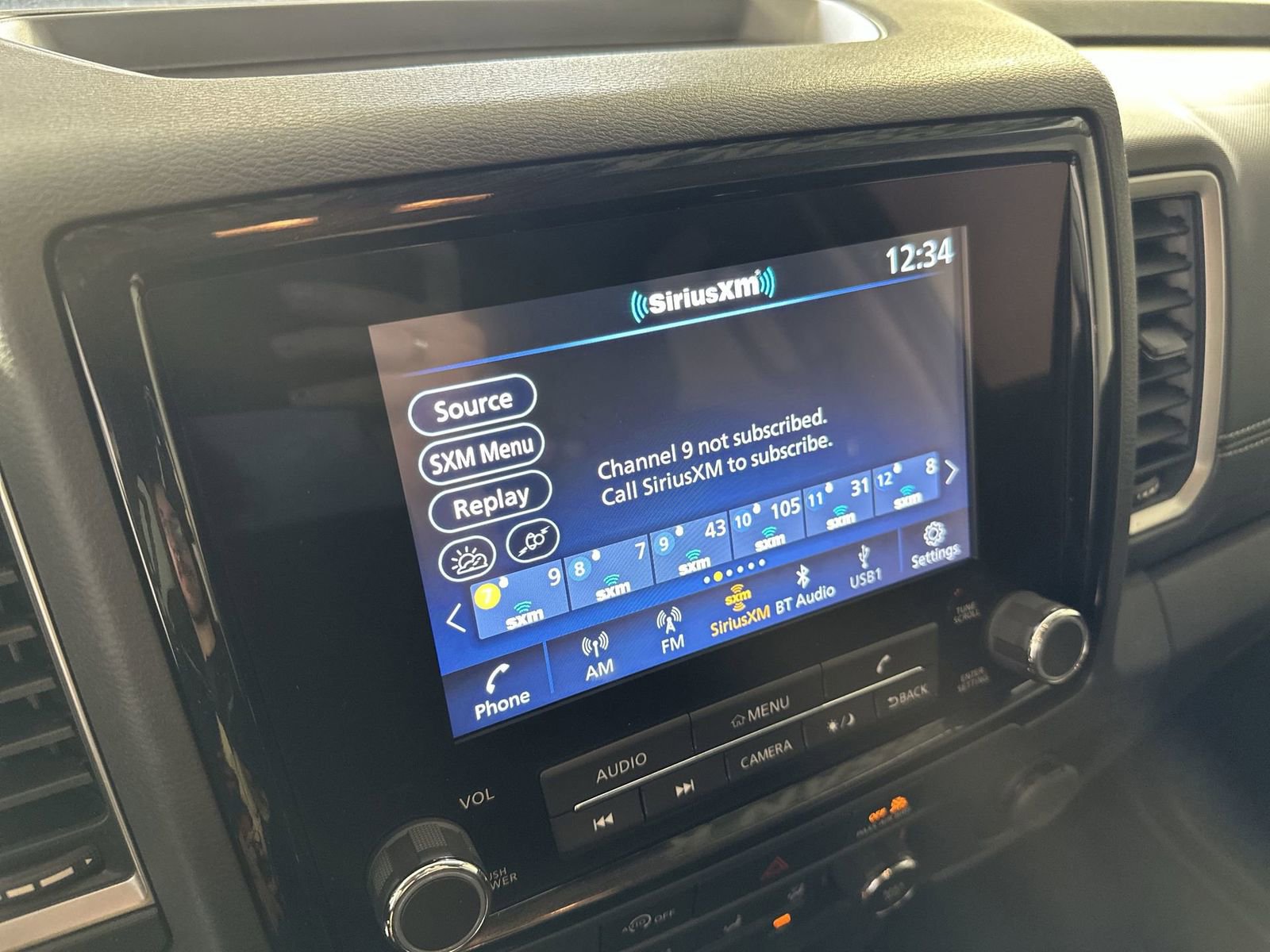 Used 2024 Nissan Frontier SV w/ Technology Package image 16