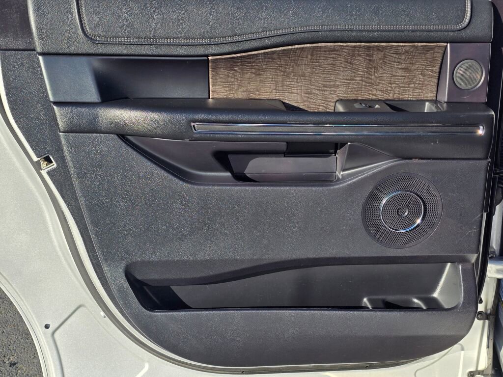 Used 2019 Ford Expedition Max Limited image 23