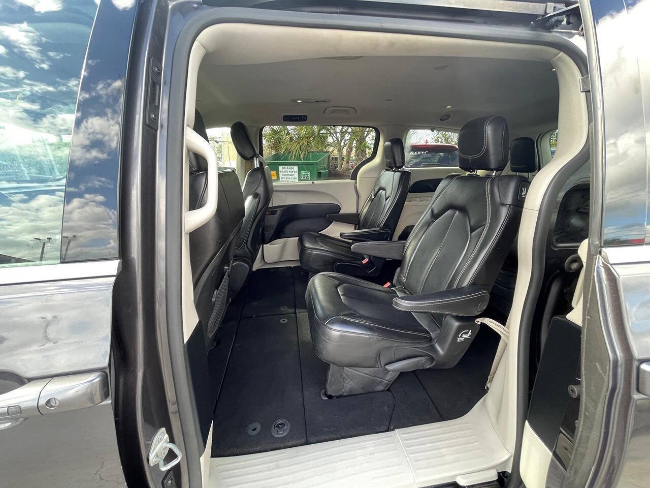 Used 2020 Chrysler Voyager Lxi FWD image 8