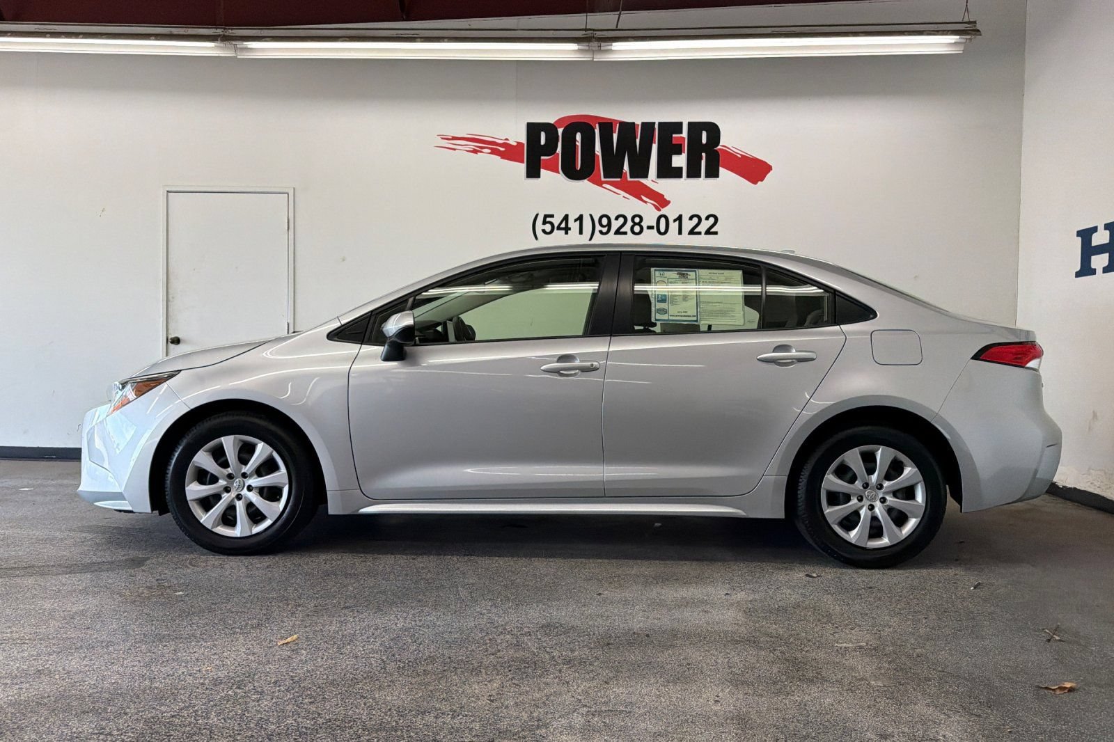 Used 2024 Toyota Corolla LE FWD image 6