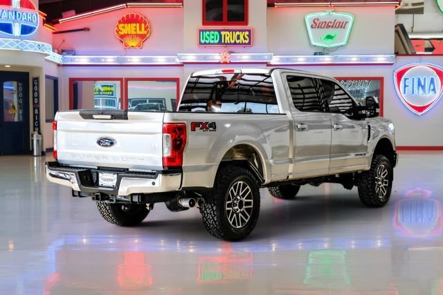 Used 2017 Ford F250 Lariat w/ Lariat Value Package AWD/4WD image 3