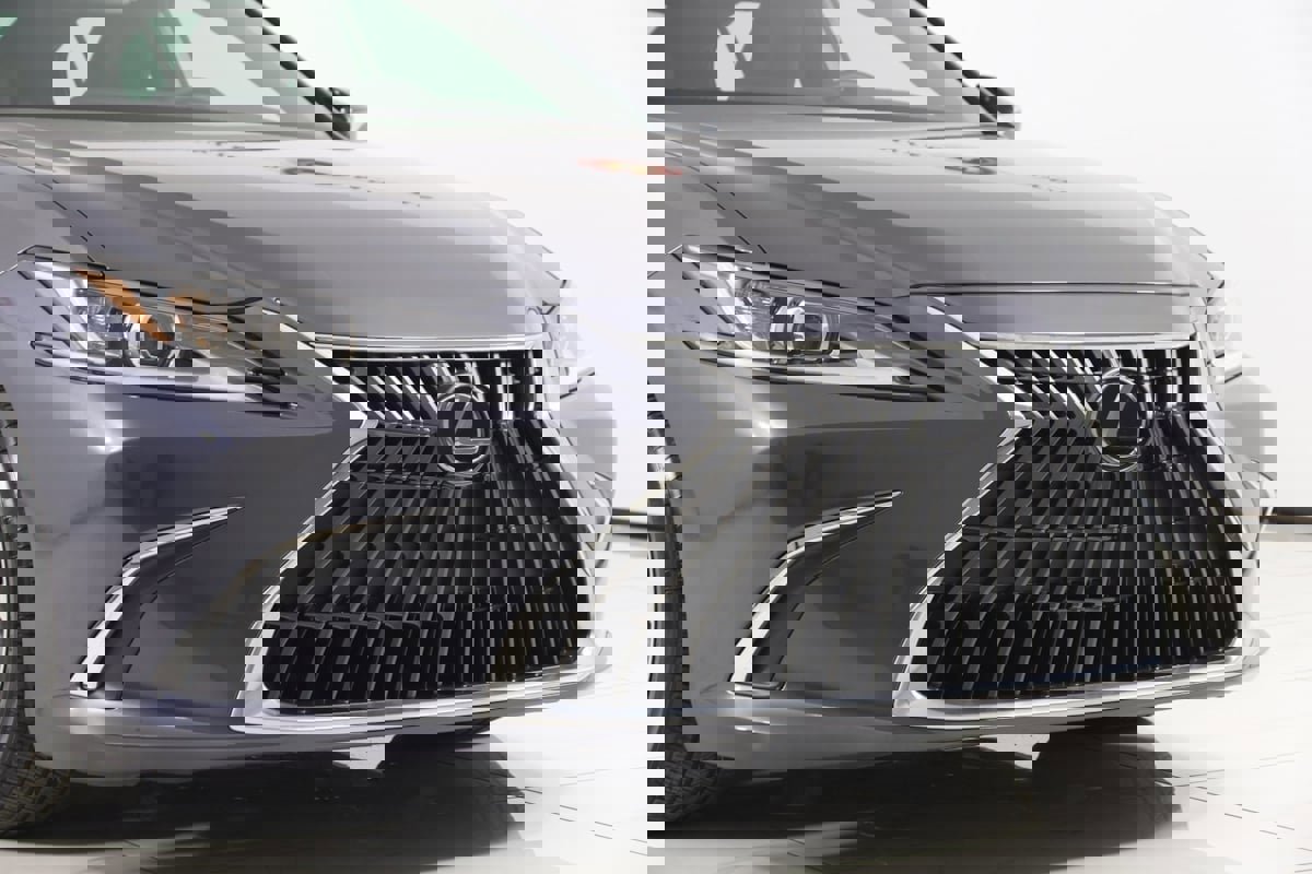 Used 2023 Lexus ES 350 image 34