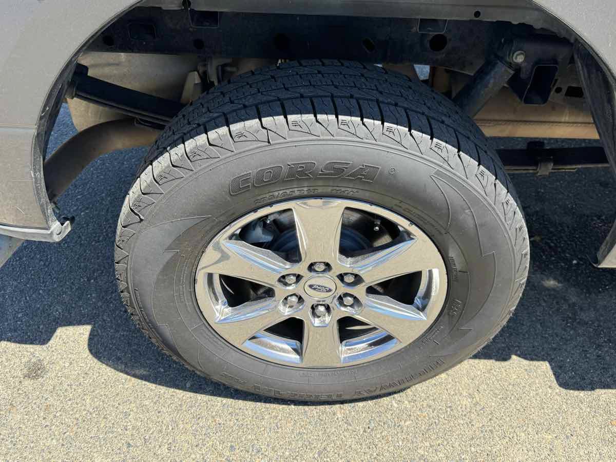 Used 2018 Ford F150 XLT w/ Equipment Group 302A Luxury AWD/4WD image 35