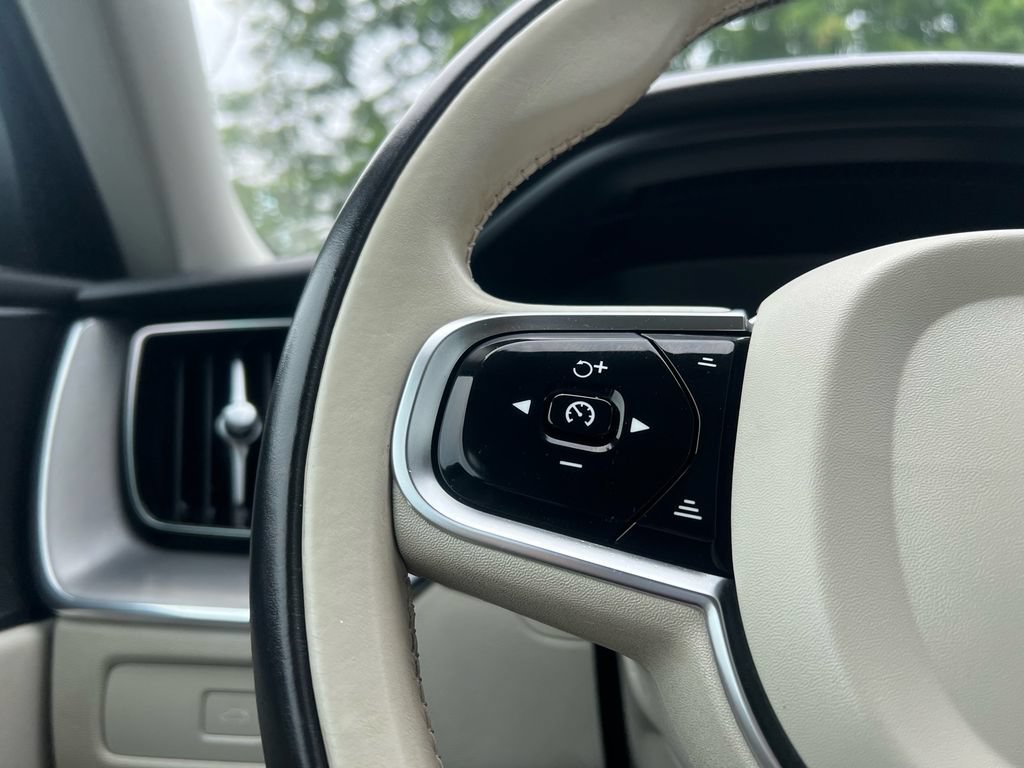 Certified 2024 Volvo XC60 B5 Core w/ Protection Package Premier AWD/4WD image 12