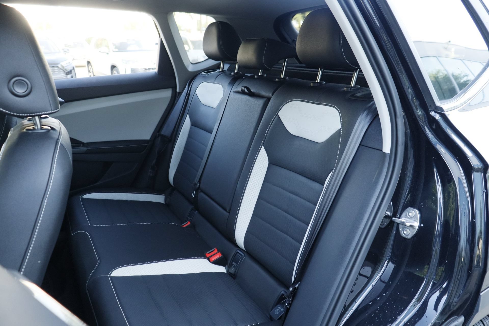 Certified 2025 Volkswagen Taos SEL AWD/4WD image 28