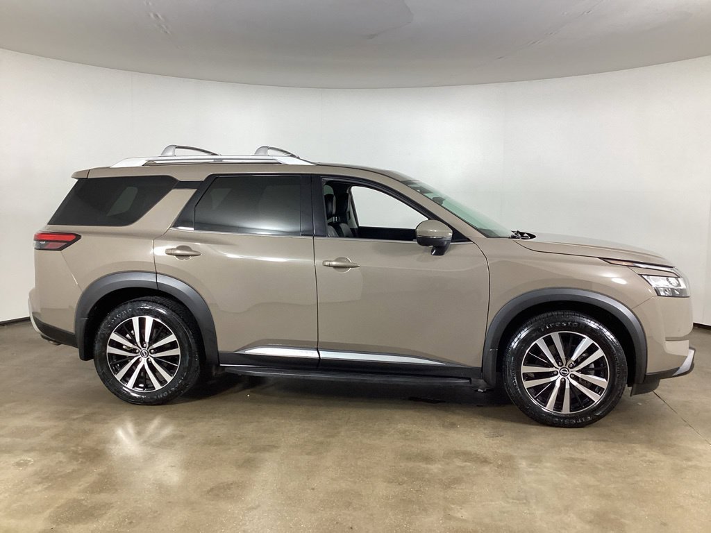 Used 2023 Nissan Pathfinder Platinum w/ Cargo Package AWD/4WD image 5