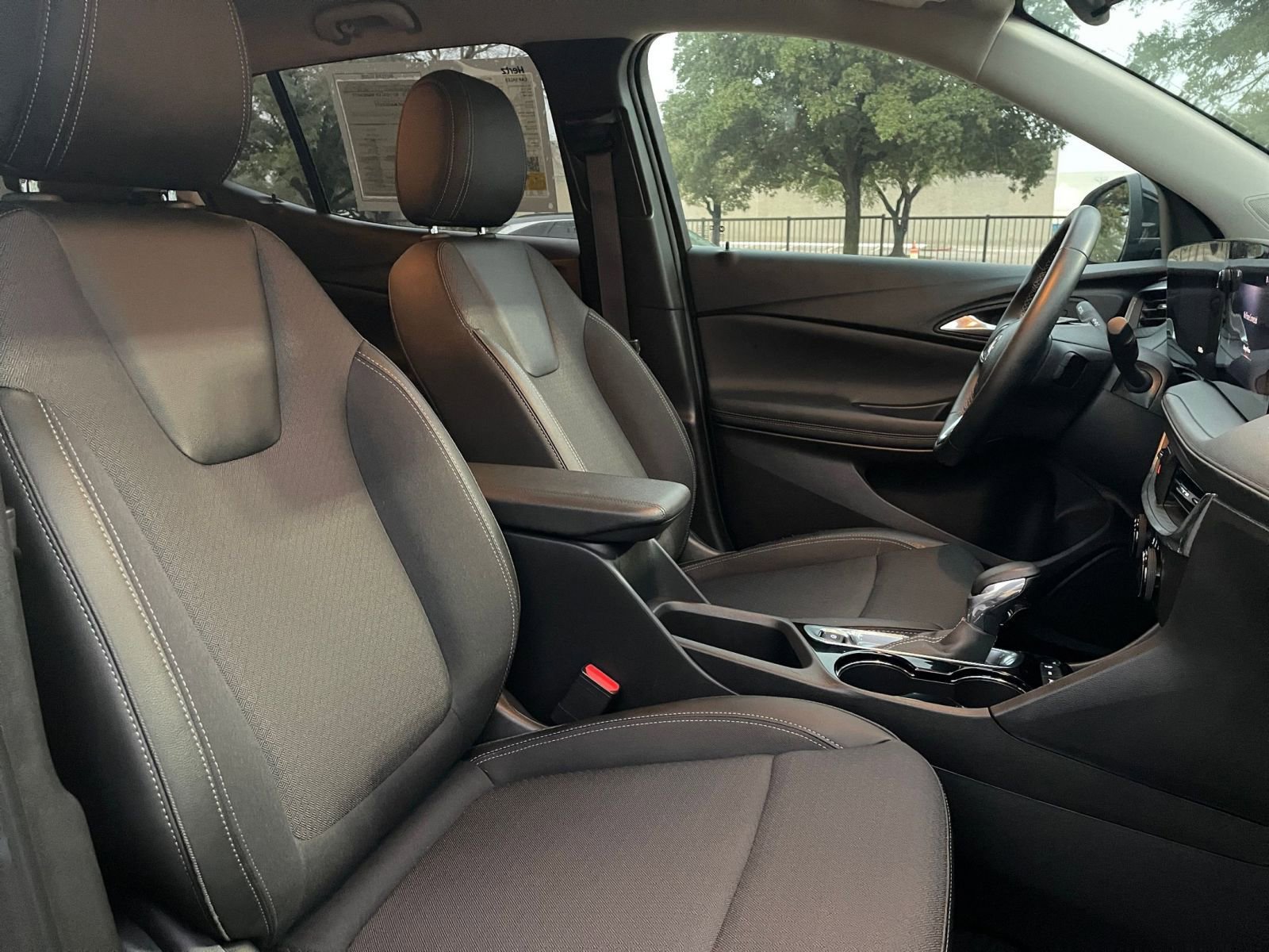 Used 2025 Buick Encore GX Preferred image 36