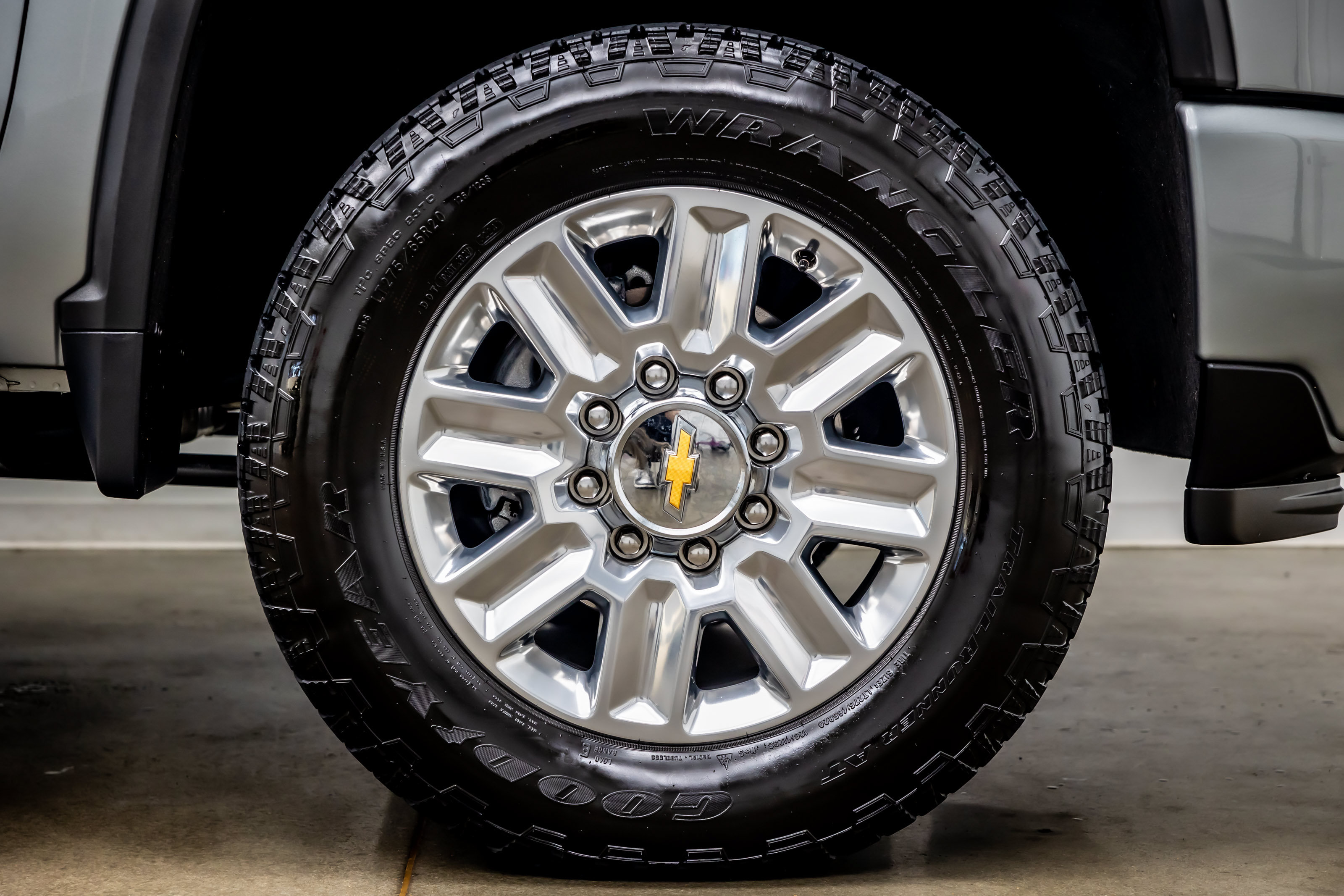 Used 2025 Chevrolet Silverado 3500 High Country w/ Technology Package AWD/4WD image 39