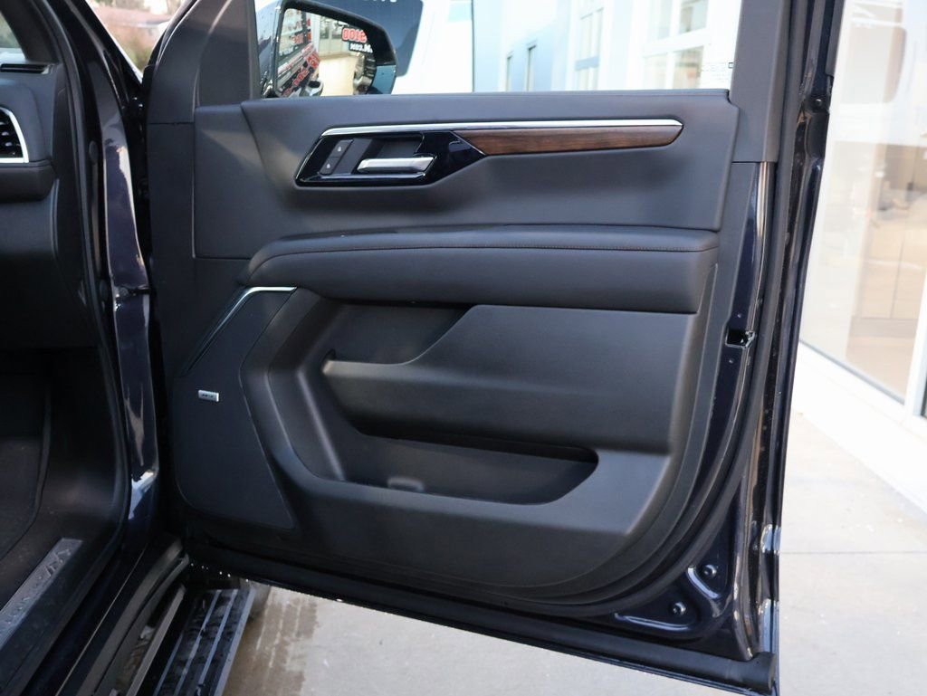 New 2025 Chevrolet Suburban High Country image 43