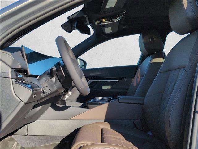 New 2026 BMW 530i xDrive w/ Premium Package image 4