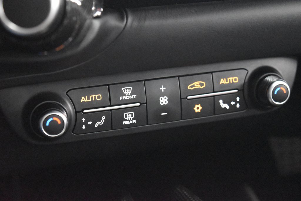 Used 2020 Ferrari 812 Superfast image 31