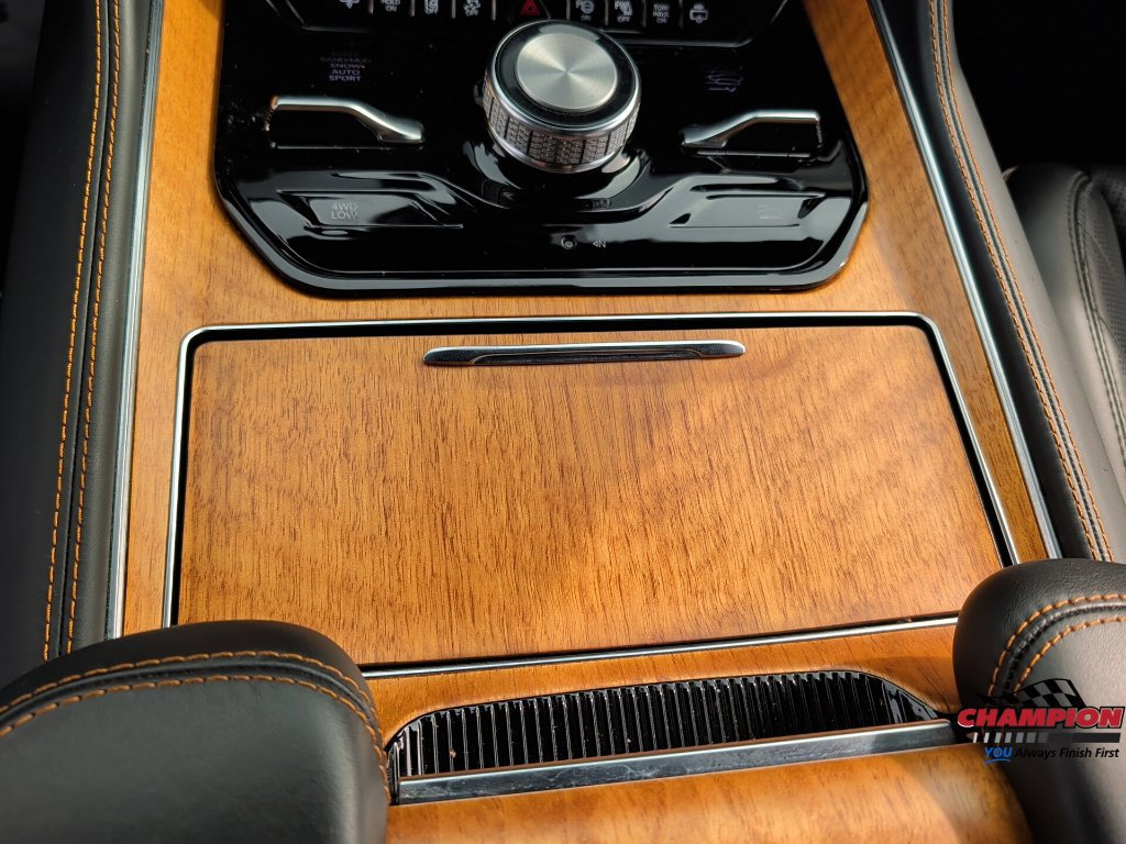 Used 2022 Jeep Grand Wagoneer Series III w/ Rear-Seat Entertainment Group AWD/4WD image 21