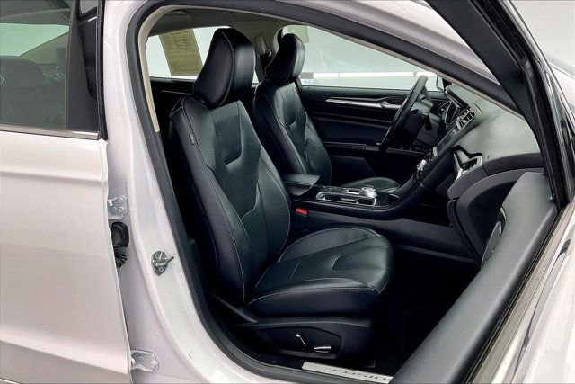 Used 2020 Ford Fusion Energi Titanium image 6