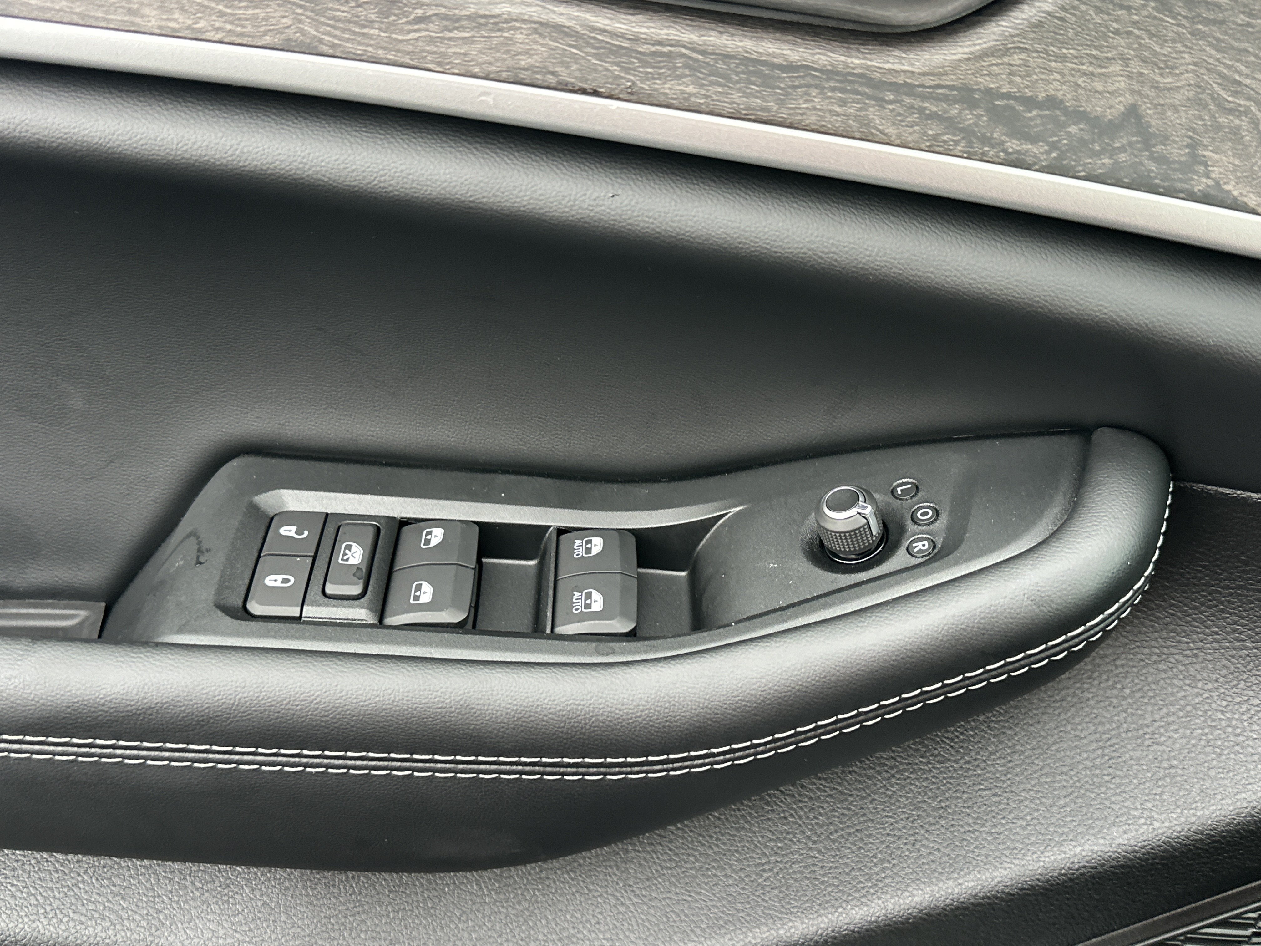 New 2026 Jeep Grand Cherokee Altitude AWD/4WD image 13
