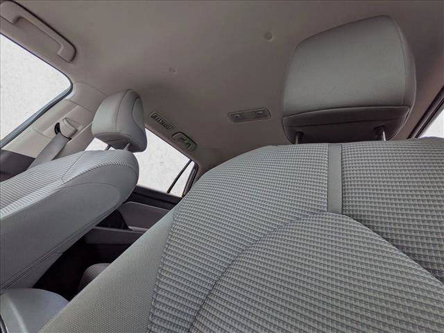 Used 2023 Toyota Highlander LE image 16