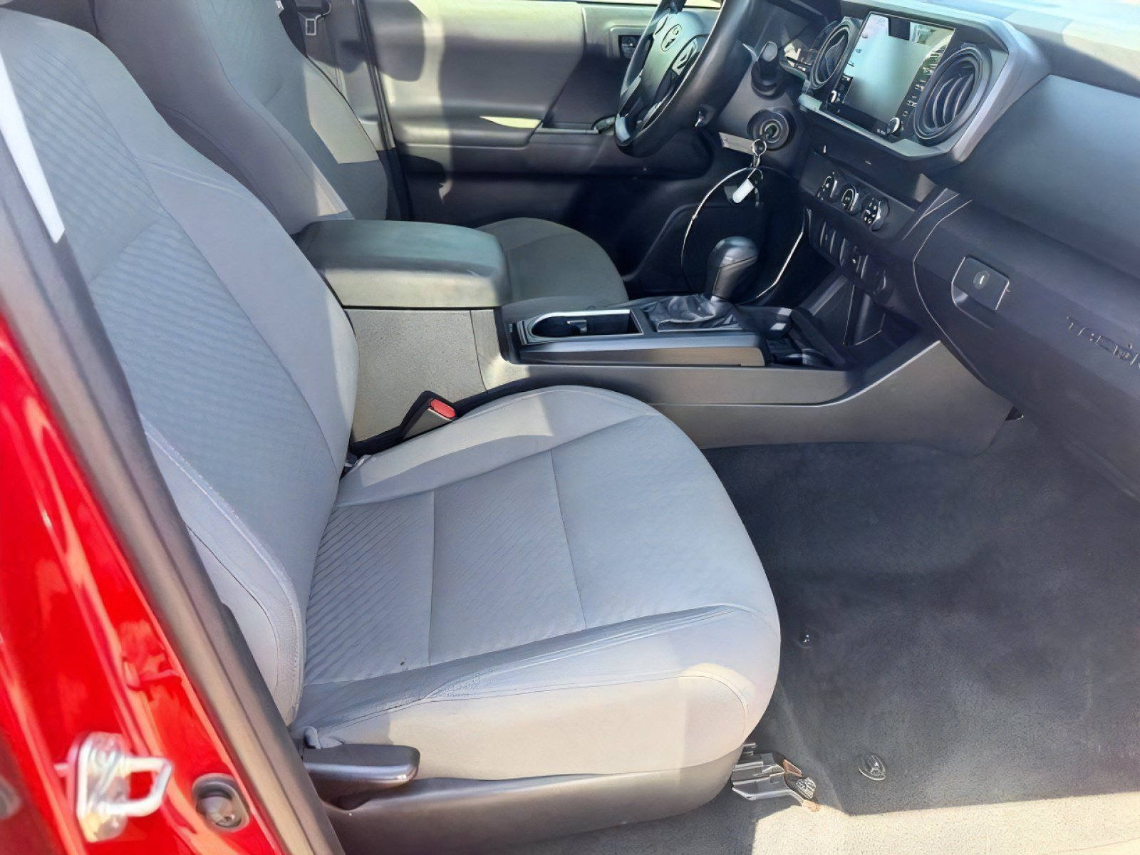 Used 2020 Toyota Tacoma SR RWD image 12