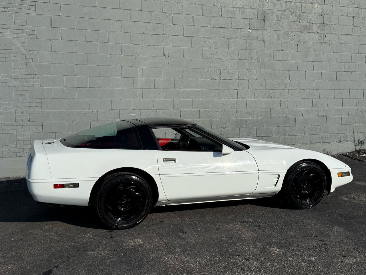 Used 1996 Chevrolet Corvette Coupe RWD image 16