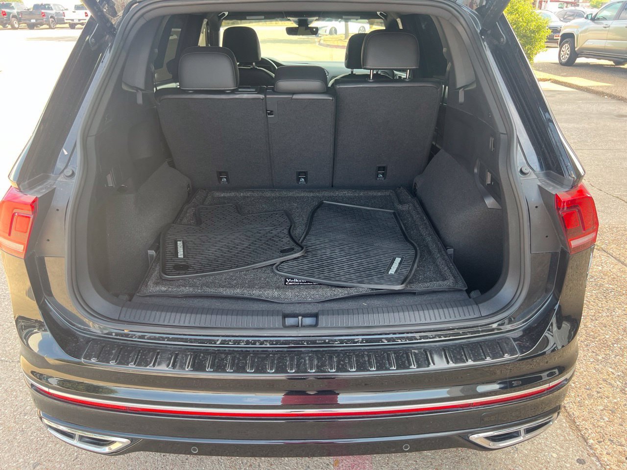 Used 2024 Volkswagen Tiguan SEL R-Line AWD/4WD image 21
