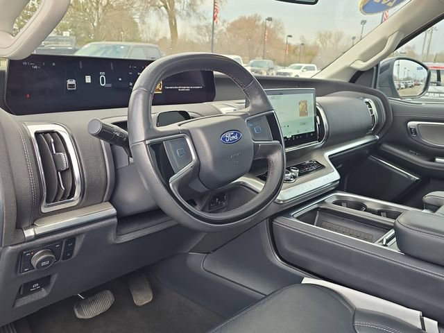 Certified 2025 Ford Expedition Platinum image 18