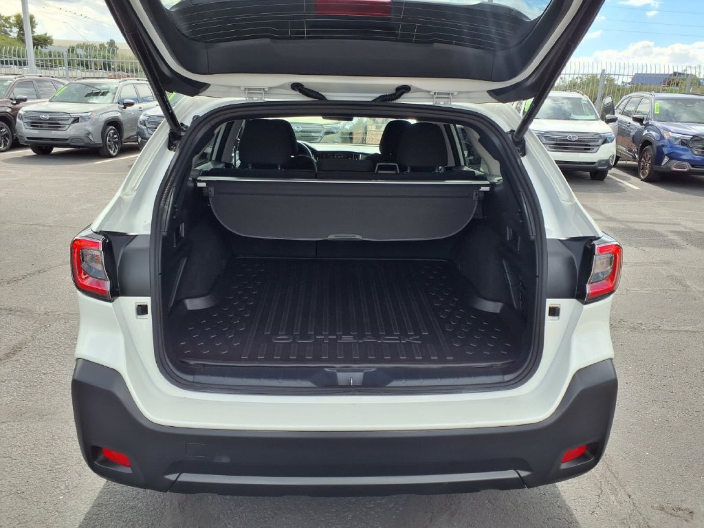 Used 2025 Subaru Outback Premium AWD/4WD image 15