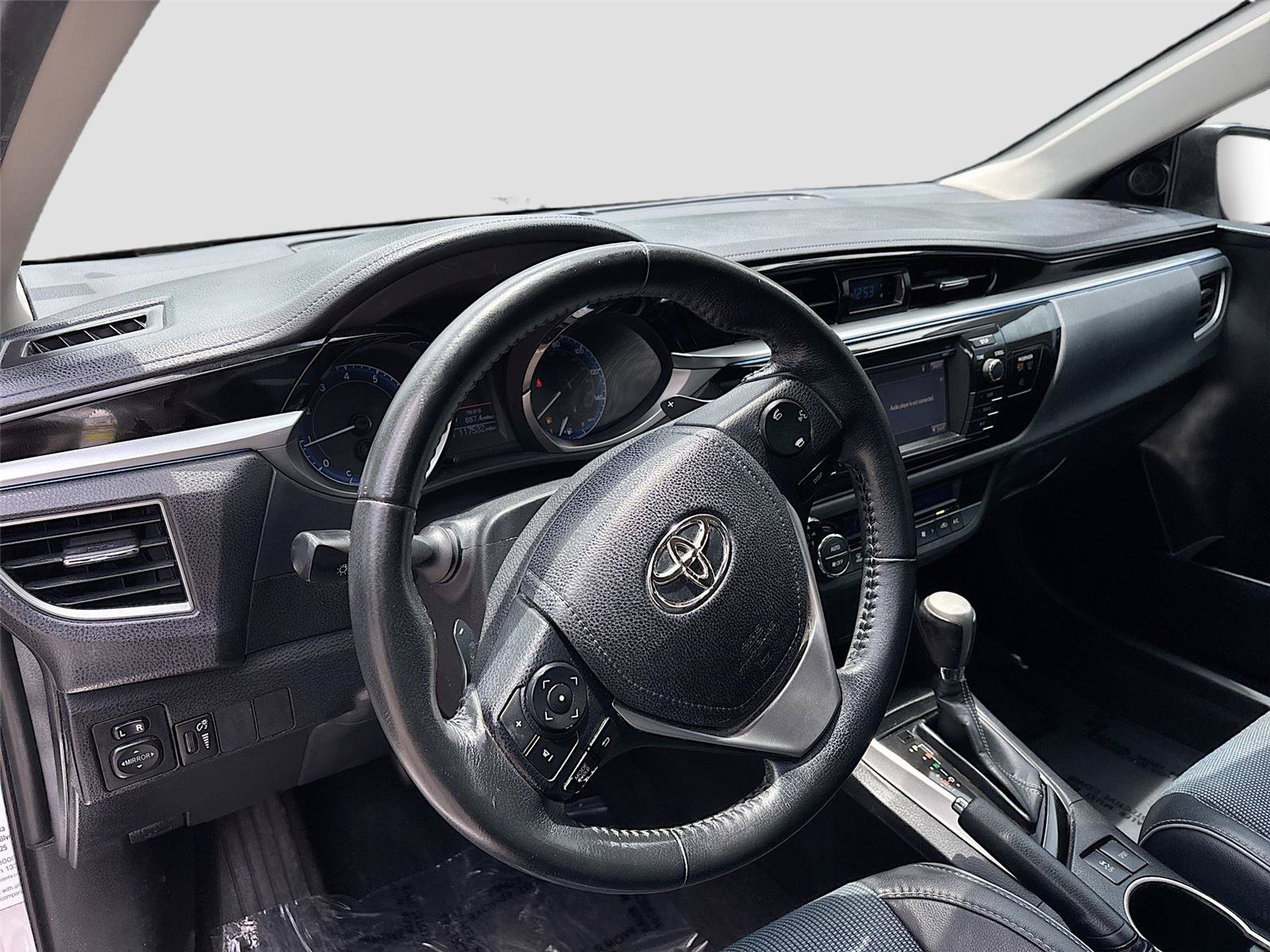 Used 2014 Toyota Corolla S FWD image 9