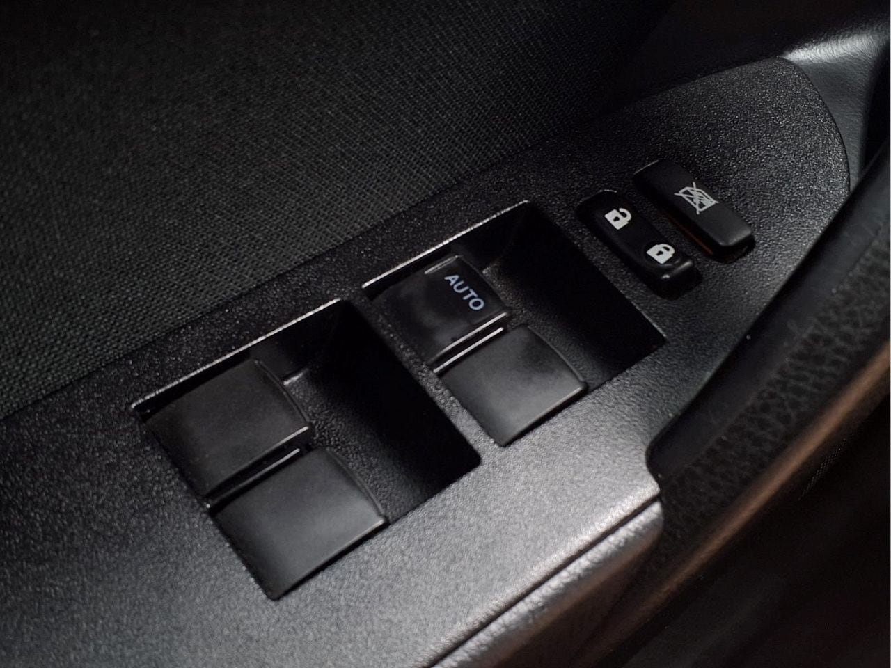 Certified 2019 Toyota Corolla LE FWD image 25