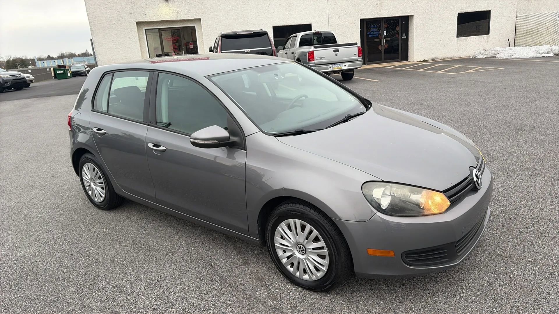 Used 2010 Volkswagen Golf 4-Door image 24