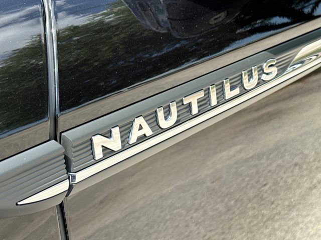 Used 2023 Lincoln Nautilus AWD image 6