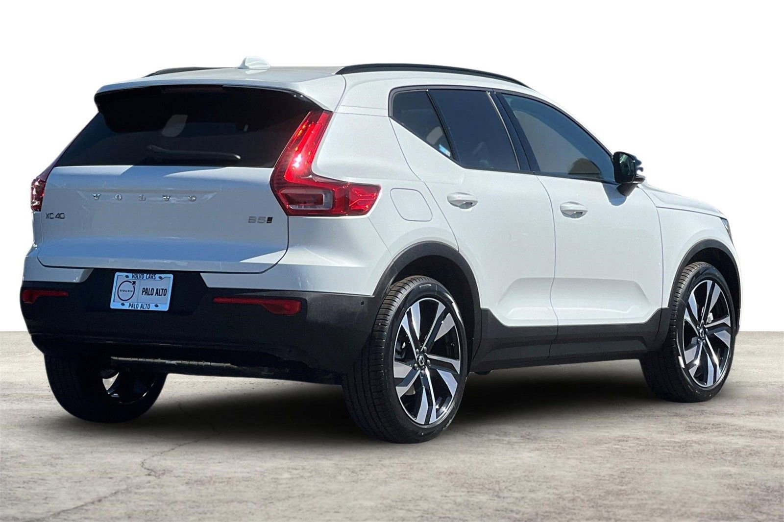 New 2026 Volvo XC40 B5 Ultra w/ Climate Package image 2
