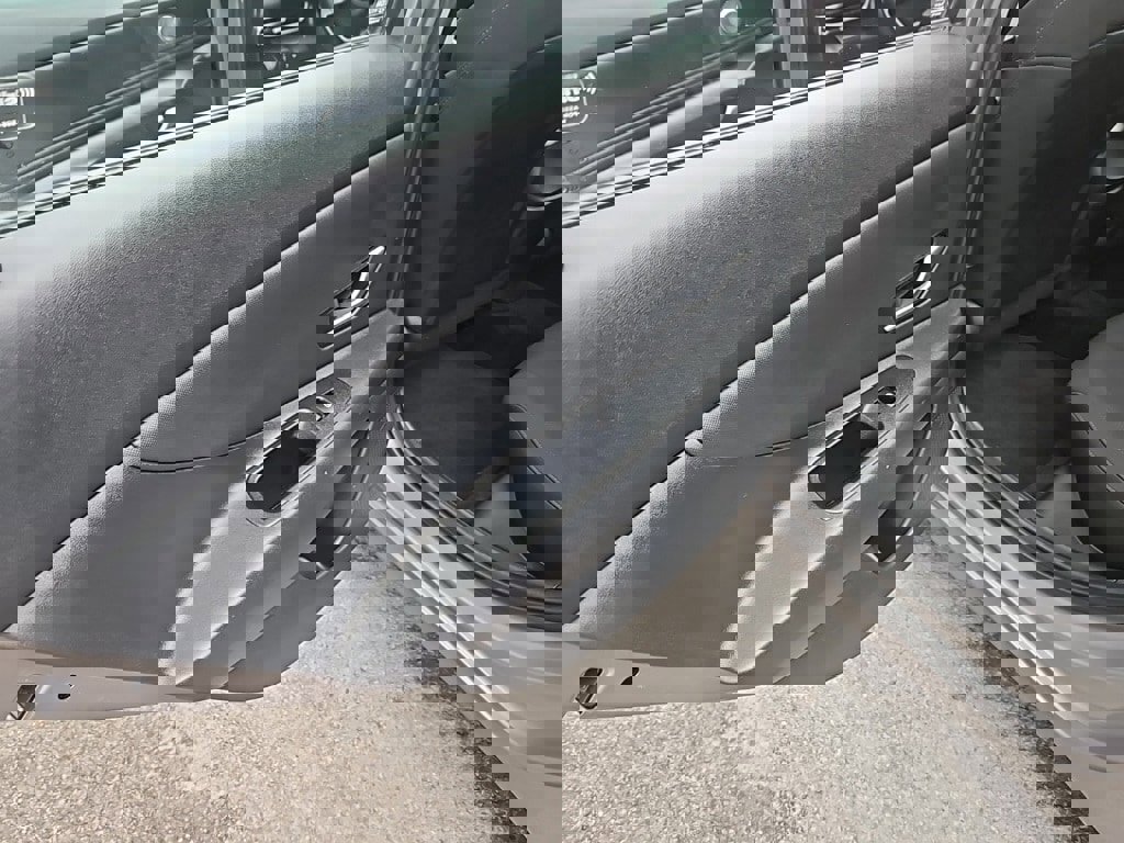 Used 2023 Hyundai Elantra SEL w/ Convenience Package image 17