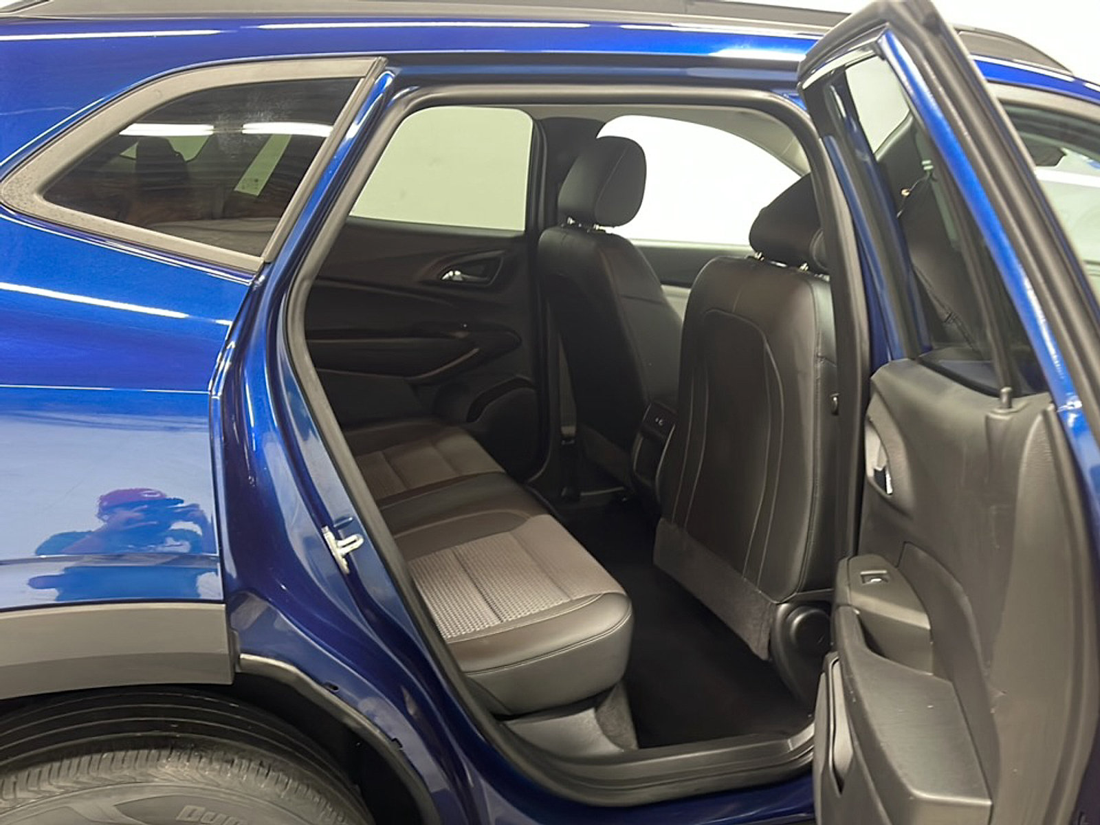 Used 2024 Chevrolet Trax LT w/ Driver Confidence Package FWD image 19
