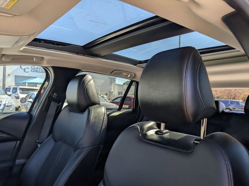 Used 2025 MAZDA CX-50 AWD 2.5 Hybrid w/ Premium Pkg image 22