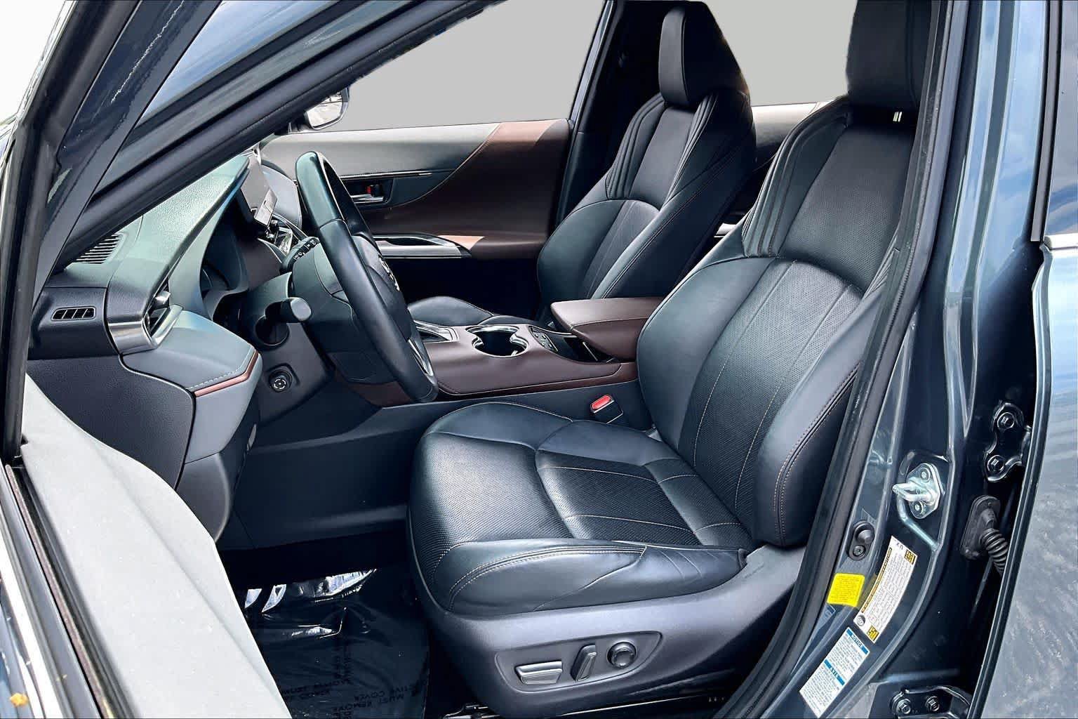 Used 2021 Toyota Venza Limited w/ Advanced Technology Package AWD/4WD image 8