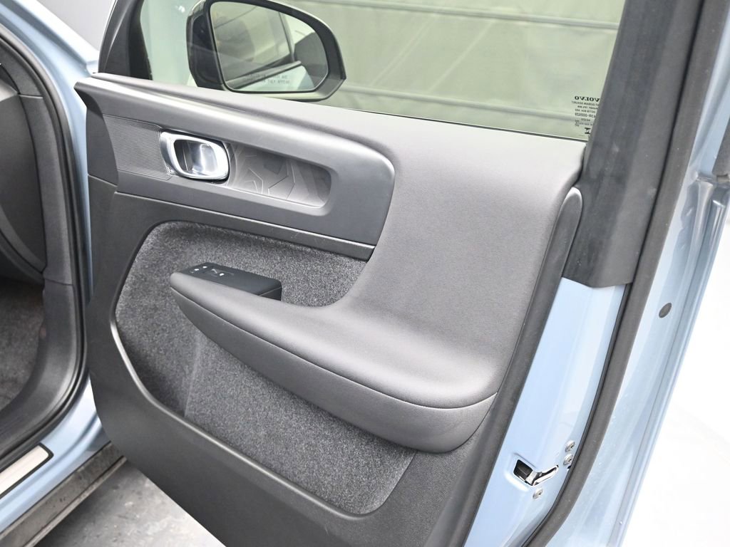 Used 2023 Volvo C40 P8 Recharge Plus image 19