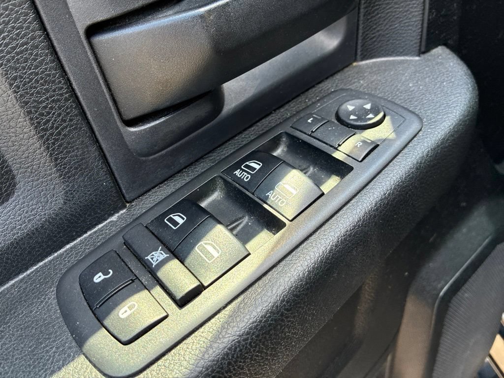 Used 2018 RAM 1500 Express w/ Black Ram 1500 Express Group AWD/4WD image 13