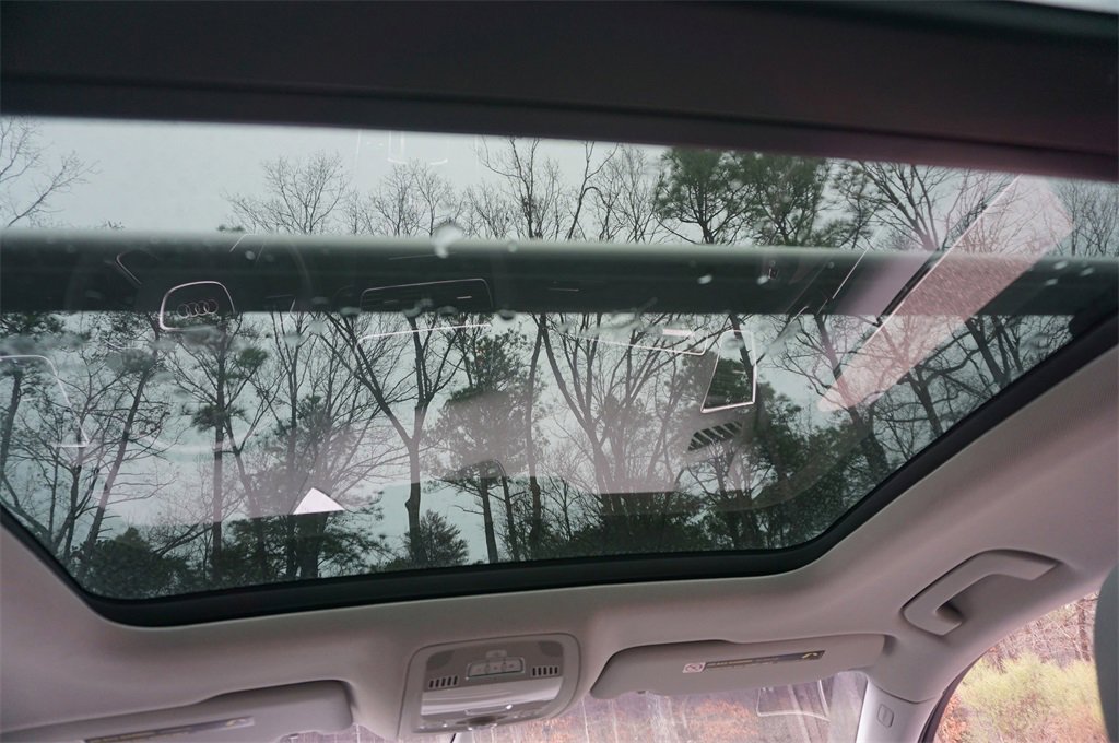 Used 2015 Audi Q5 2.0T Premium Plus w/ Technology Package image 12