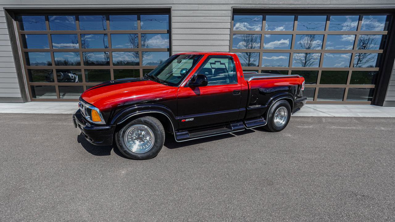 Used 1997 Chevrolet S10 Pickup LS w/ Preferred Equipment Group RWD image 2